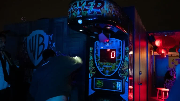 Warner-Experience-02