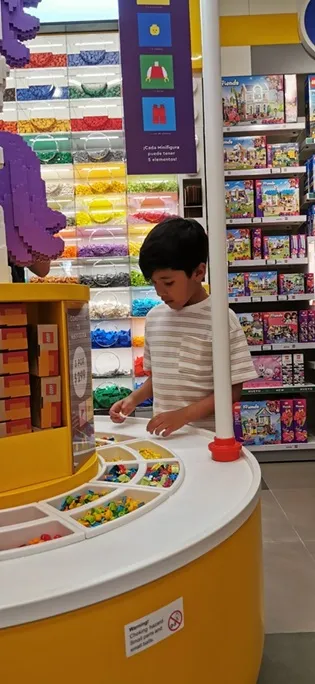 Lego_Store_3